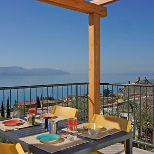 Dany Con Cucina Vista Piscina E Parcheggio 3*, Gargnano Italien